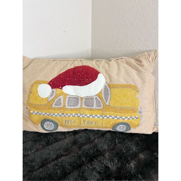 Pottery Barn ~NYC YELLOW TAXI~ Christmas PILLOW  ~VINTAGE~ Classic VHTF - Picture 1 of 7